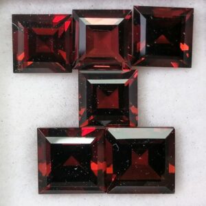 Granate rojo 10,79ct Rojo