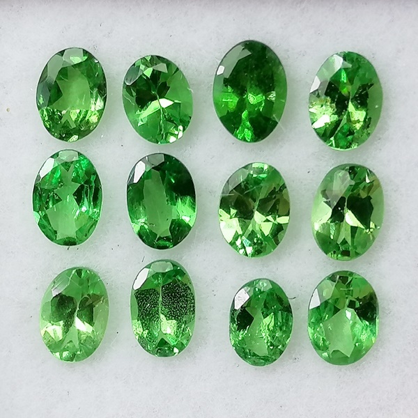Granate verde 2,14ct Verde