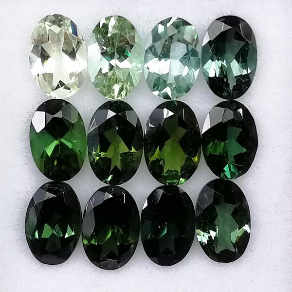 12 Turmalinas 4,92 ct
