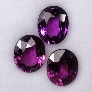 Granate Púrpura 2,22ct Púrpura