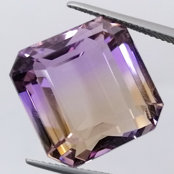 Ametrino 31,16ct Violeta, Amarillo