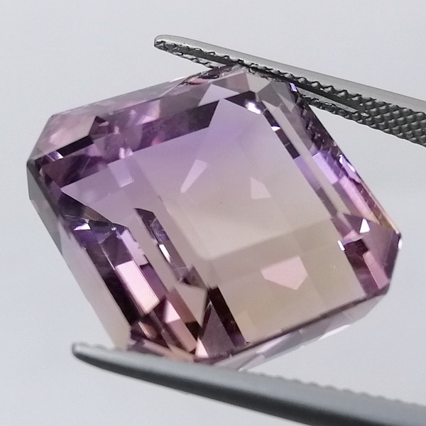 Ametrino 31,16ct Violeta, Amarillo - Imagen 2