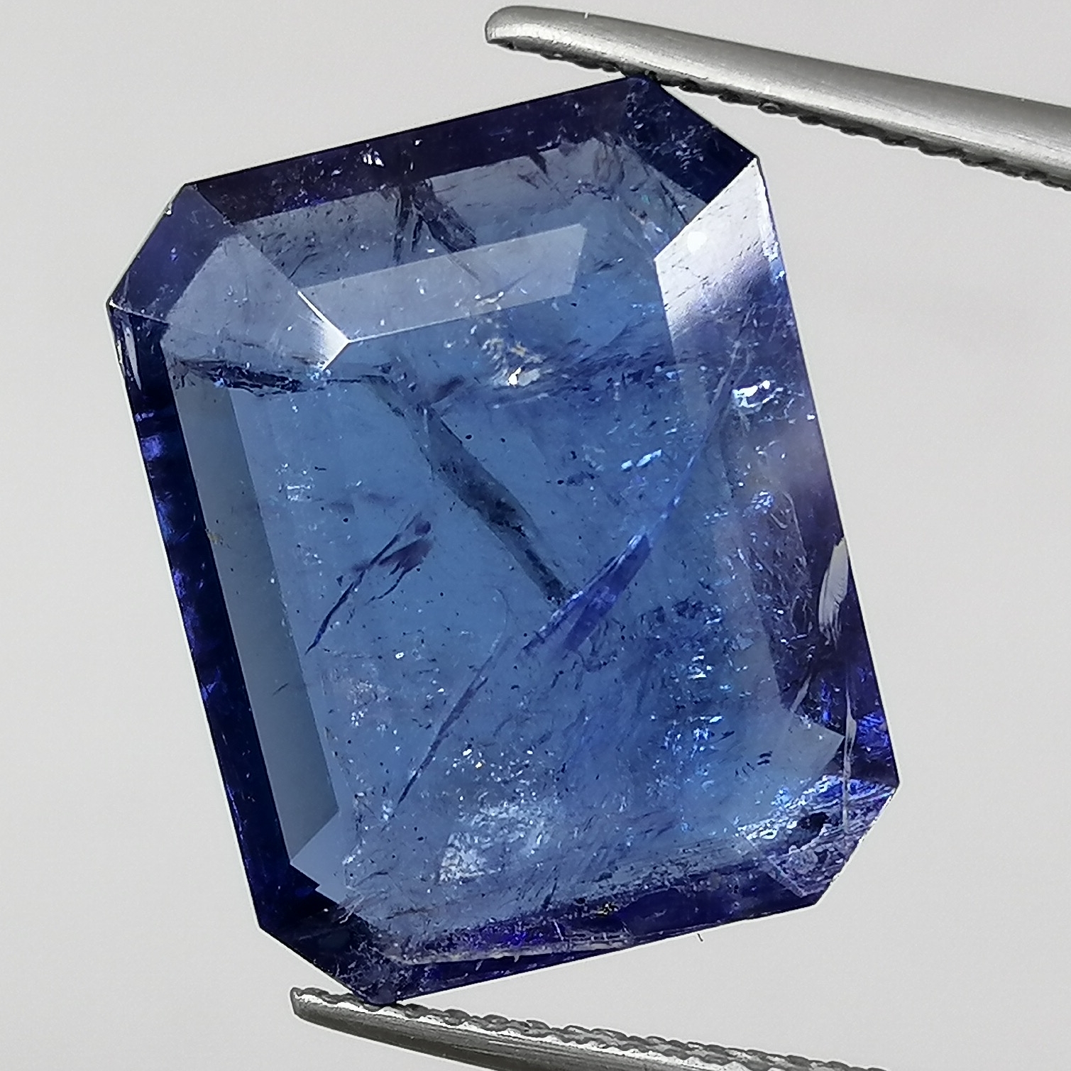 Tanzanita Azul violeta 14,91ct Azul