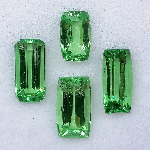 4 Tsavoritas 1,74 ct
