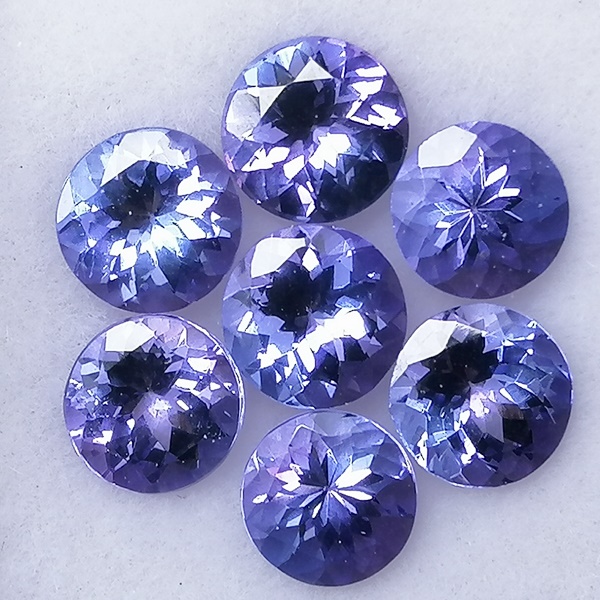 7 Tanzanitas 3,70 ct Violeta Azulado