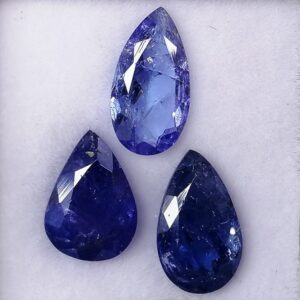 3 Tanzanitas 5,56 ct Violeta Azulado