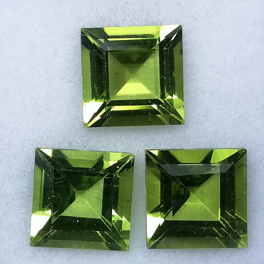 3 Peridotos 5,09 ct Verde