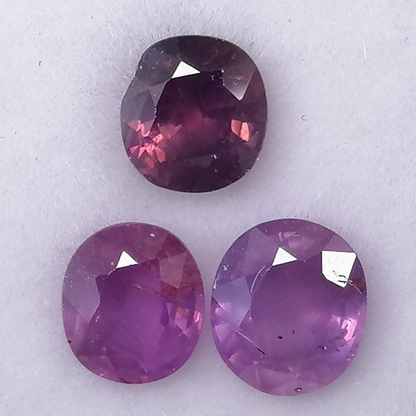 3 Zafiros 2,08 ct Rosa Violáceo