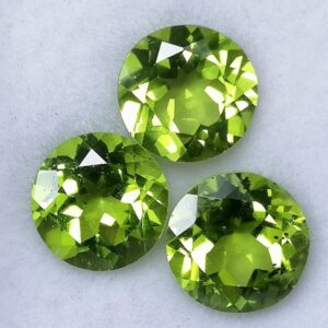 3 Peridotos 6,71 ct Verde