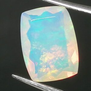 Ópalo Noble 1,84ct Juego de Colores