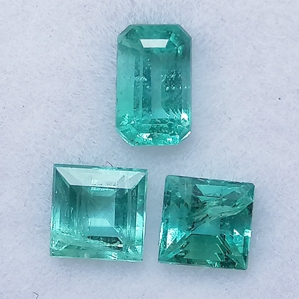 3 Esmeraldas 0,82 ct Verde