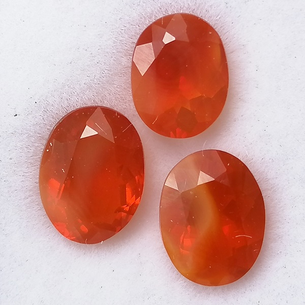 Ópalo de fuego 2,78ct Naranja