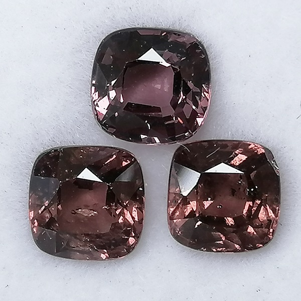3 Granates 3,60 ct Verdes