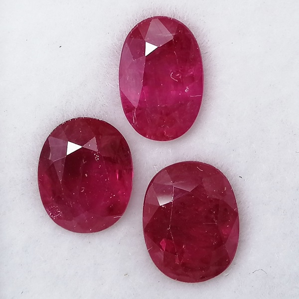 3 Rubís 3,55 ct