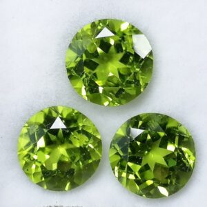 3 Peridotos 7,42 ct