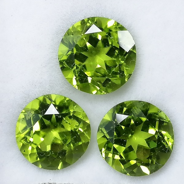 3 Peridotos 7,42 ct