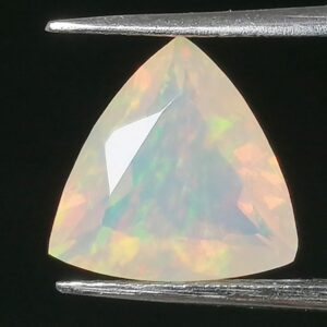 Ópalo Noble 1,56ct Juego de Colores