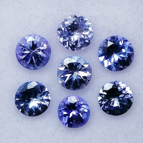7 Tanzanitas 2,55 ct Violeta Azulado