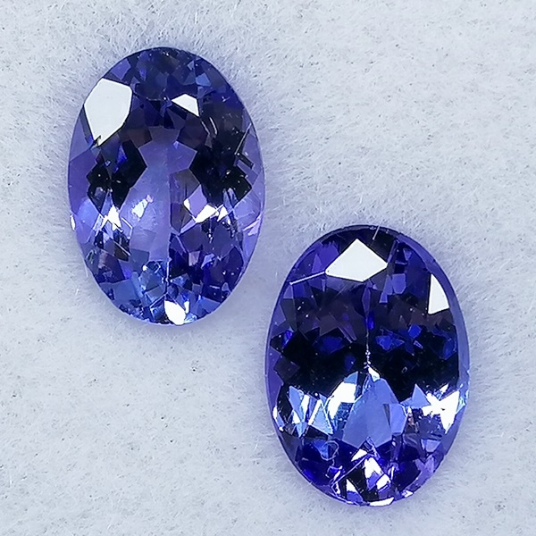 2 Tanzanitas 2,06 ct Violeta/Azulado