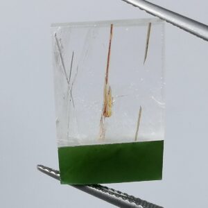 Jade Nefrita/Cuarzo Rutilado - 16,77 ct