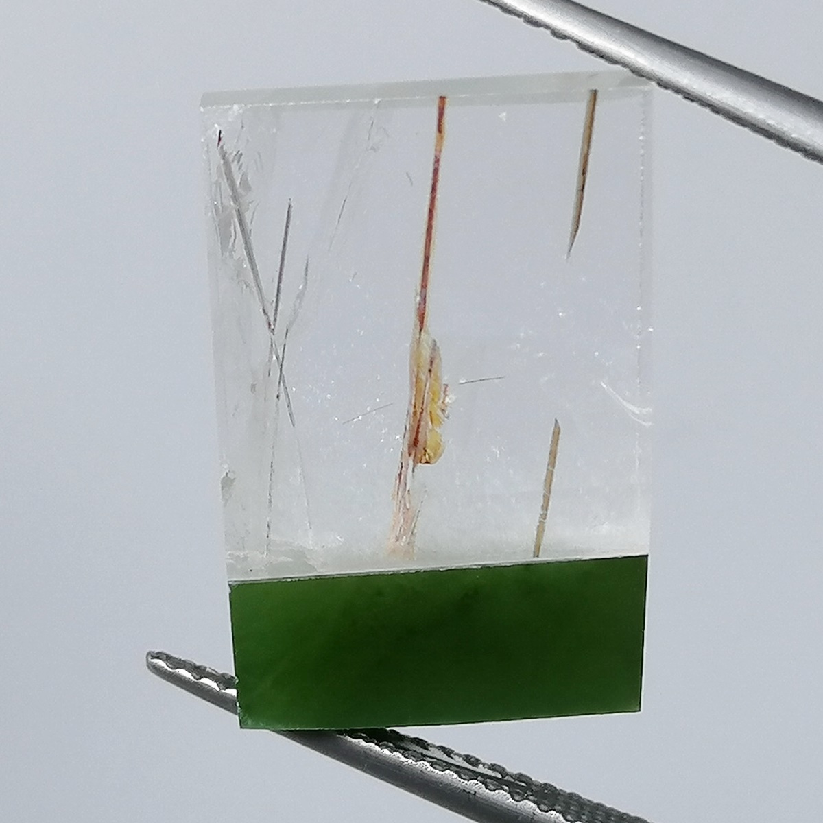 Jade Nefrita/Cuarzo Rutilado - 16,77 ct