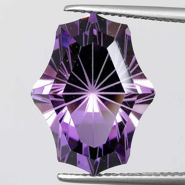 Amatista Talla Fantasía - 13,77 ct - Certificado IGE
